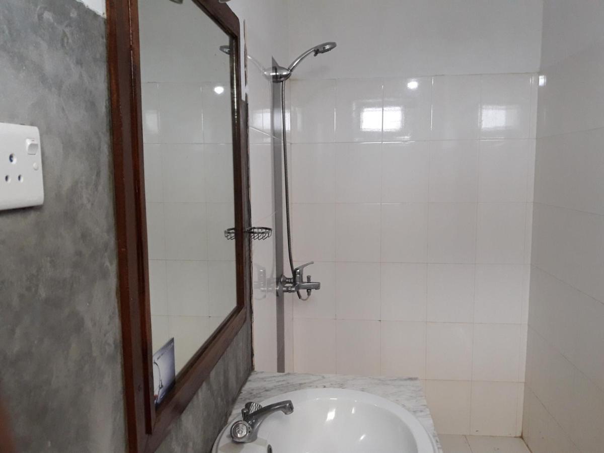 Sea Front Hikkaduwa Apartment Екстериор снимка