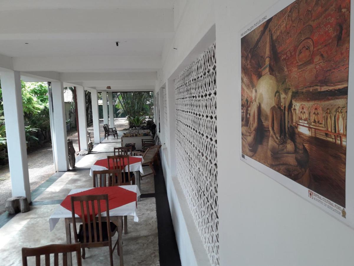 Sea Front Hikkaduwa Apartment Екстериор снимка