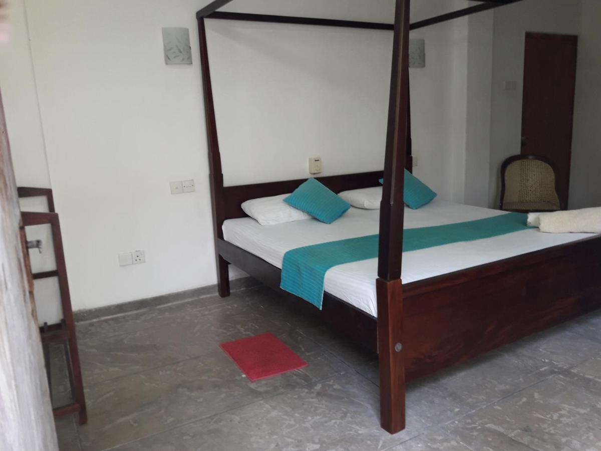 Sea Front Hikkaduwa Apartment Екстериор снимка