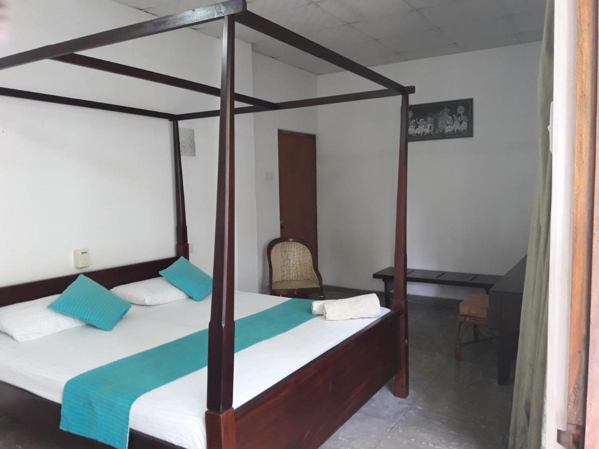 Sea Front Hikkaduwa Apartment Екстериор снимка