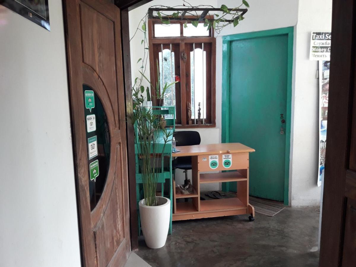 Sea Front Hikkaduwa Apartment Екстериор снимка